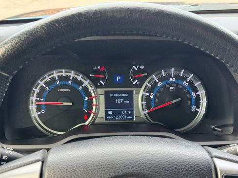 Used 2019 Toyota 4Runner SR5 AWD/4WD image 25