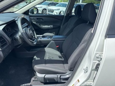 Used 2024 Nissan Rogue S AWD/4WD image 18