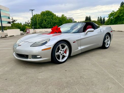 Used 2007 Chevrolet Corvette Coupe w/ Preferred Equipment Group RWD image 11