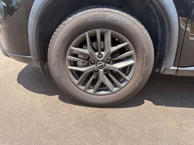 Used 2024 Nissan Rogue S FWD image 18