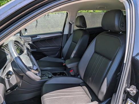 Used 2023 Volkswagen Tiguan SE AWD/4WD image 25