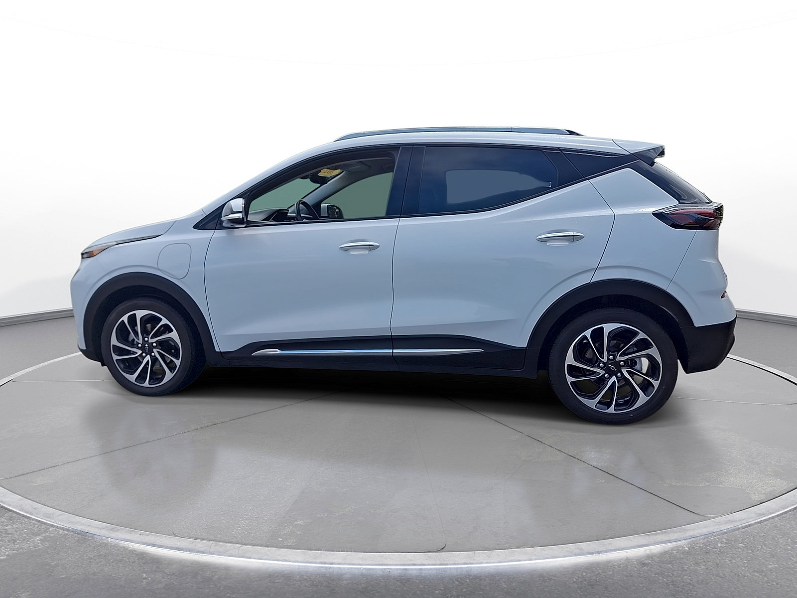 Used 2023 Chevrolet Bolt EUV Premier FWD image 5