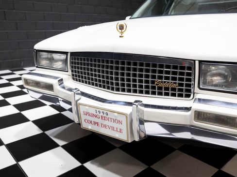 Used 1990 Cadillac De Ville Coupe image 11