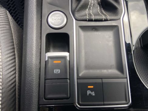 Used 2022 Volkswagen Atlas Cross Sport SE FWD image 28