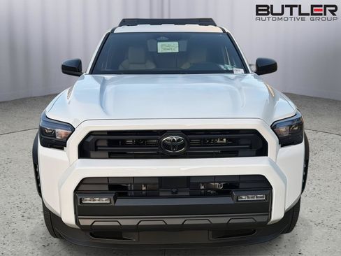 New 2026 Toyota 4Runner SR5 AWD/4WD image 9