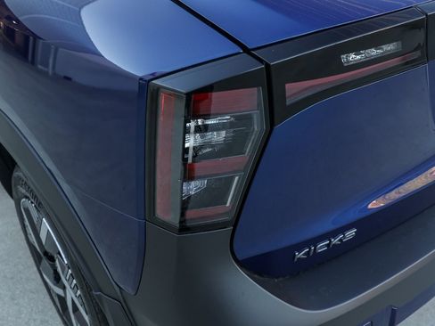 New 2026 Nissan Kicks SV image 7