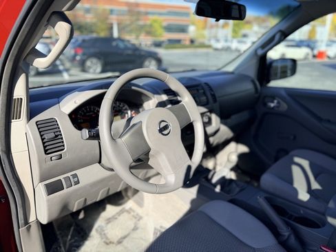 Used 2012 Nissan Frontier S image 12