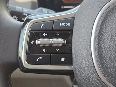 Certified 2026 Kia Carnival LXS FWD image 23