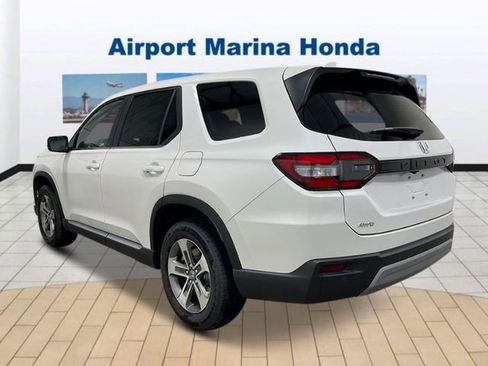 Used 2025 Honda Pilot EX-L image 3