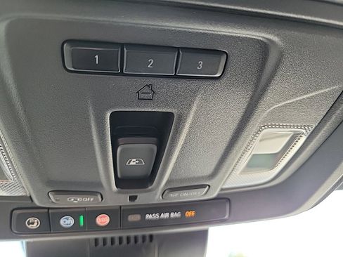 Used 2022 Chevrolet Silverado 1500 High Country w/ Technology Package image 11