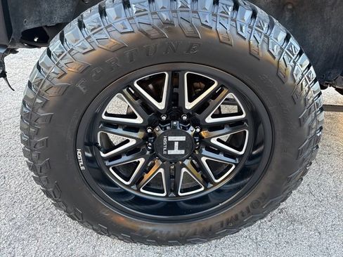 Used 2023 GMC Sierra 2500 AT4 image 4