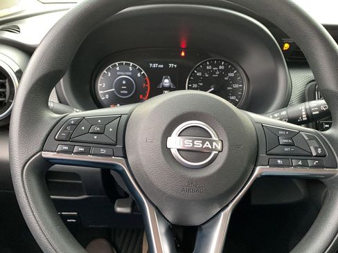 Used 2024 Nissan Kicks SV image 14