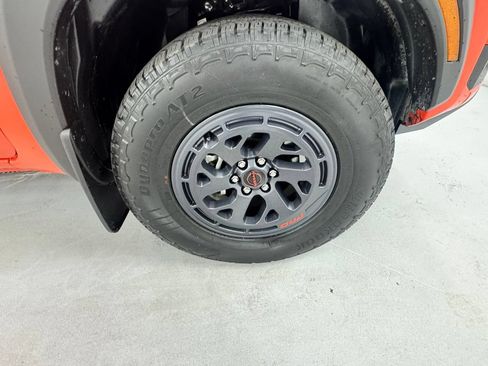 Certified 2025 Nissan Frontier PRO-4X w/ Pro Convenience Package AWD/4WD image 9