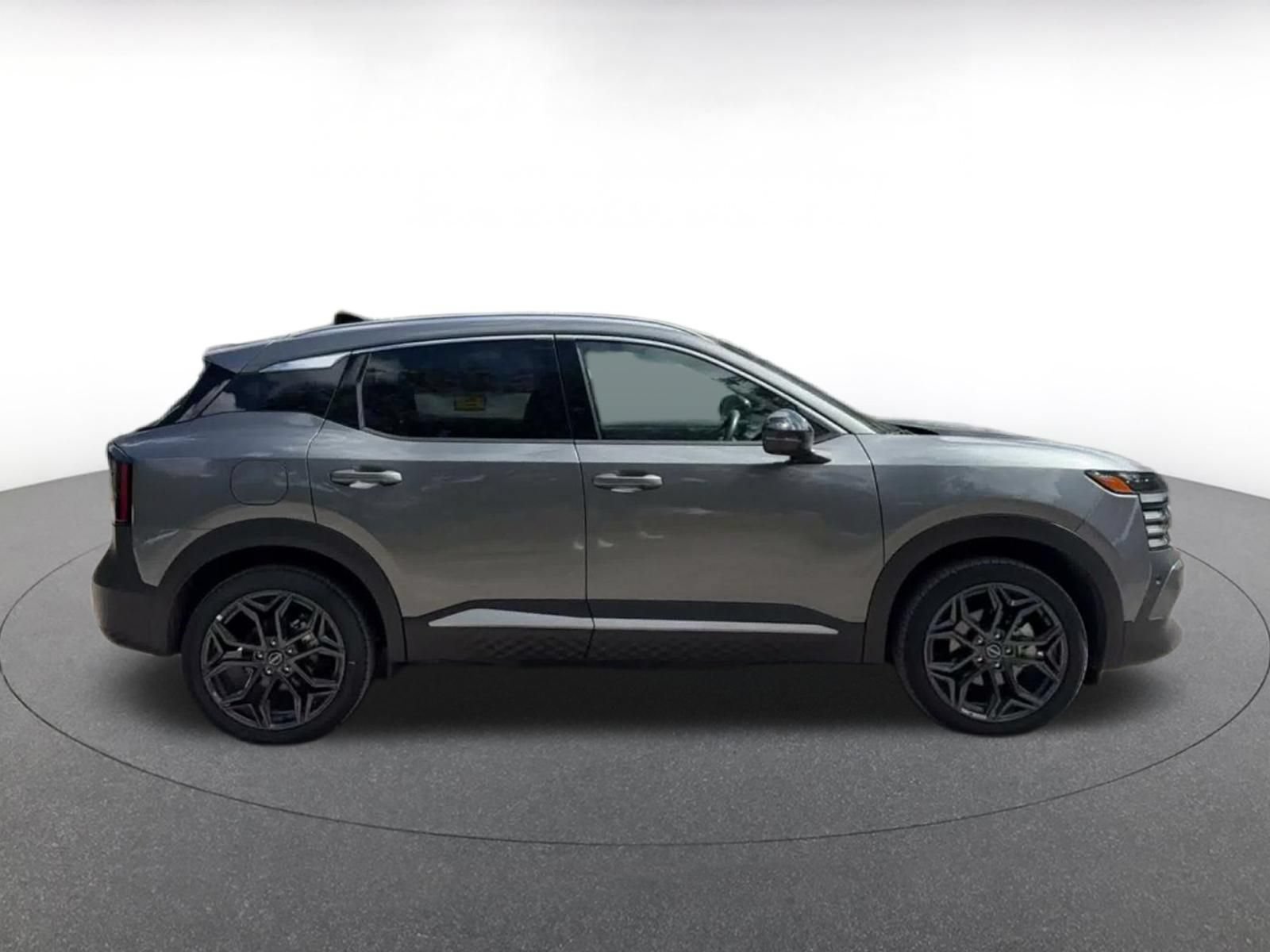 Used 2026 Nissan Kicks SR AWD/4WD image 15