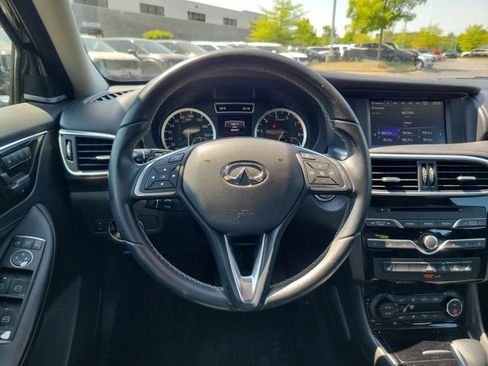 Used 2018 INFINITI QX30 Premium w/ Navigation Package FWD image 10