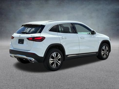 Used 2025 Mercedes-Benz GLA 250 4MATIC image 5