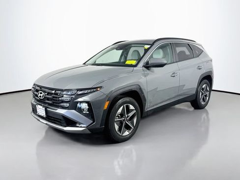 Certified 2025 Hyundai Tucson SEL AWD/4WD image 2