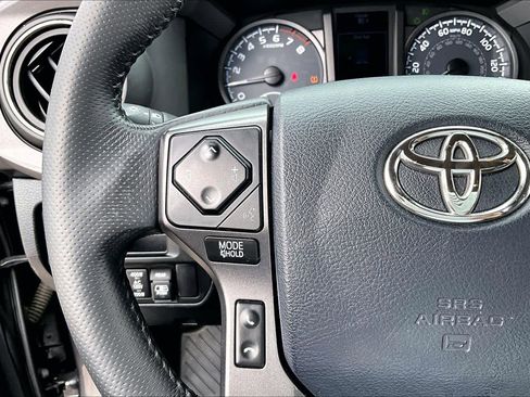 Used 2017 Toyota Tacoma TRD Off-Road w/ Tow Package RWD image 24