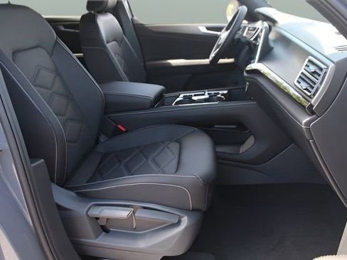 Certified 2026 Volkswagen Atlas Cross Sport SE FWD image 17