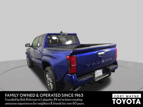 Used 2025 Toyota Tacoma Limited AWD/4WD image 9