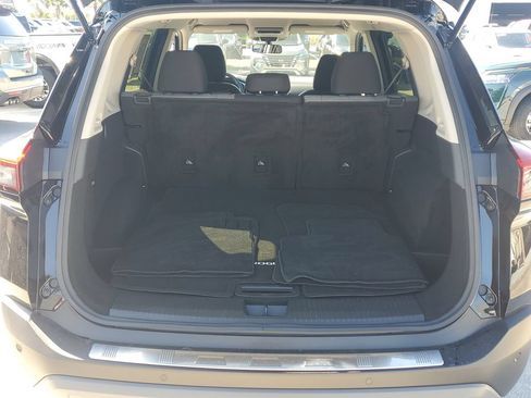 Certified 2023 Nissan Rogue SV FWD image 12