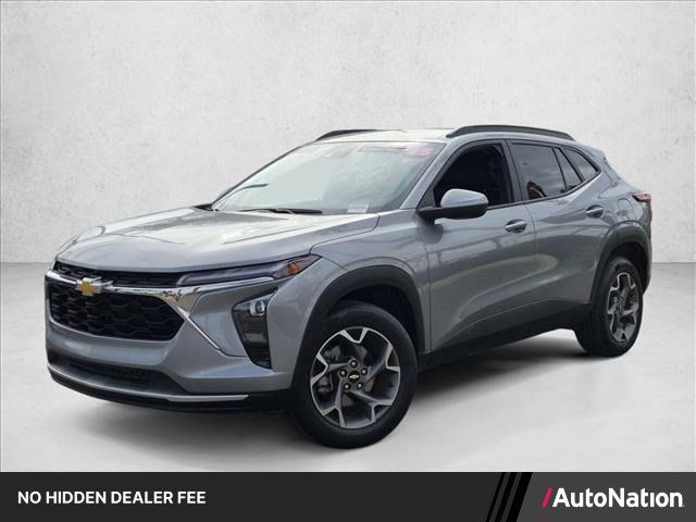 Used 2025 Chevrolet Trax LT FWD image 1
