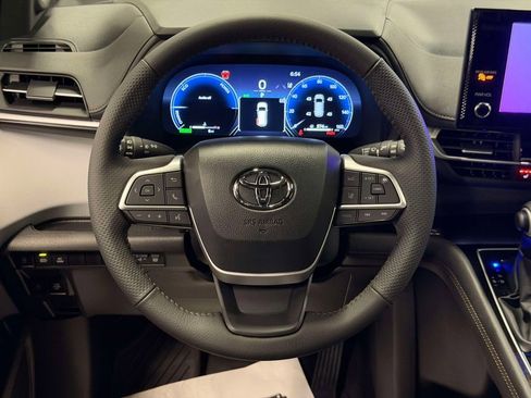 Used 2026 Toyota Sienna Limited AWD/4WD image 22