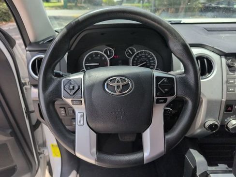 Used 2017 Toyota Tundra SR5 w/ SR5 Upgrade Package AWD/4WD image 12