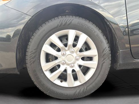Used 2013 Toyota Corolla L FWD image 24
