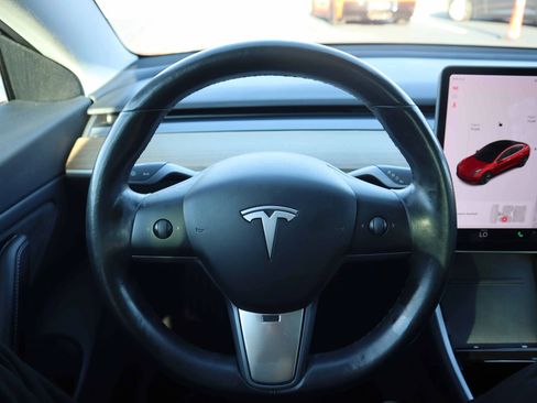 Used 2018 Tesla Model 3 Long Range image 15