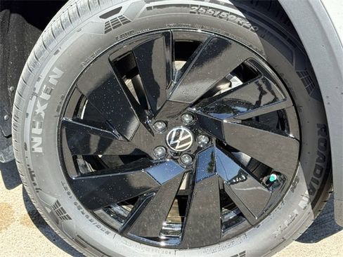 New 2026 Volkswagen Atlas Cross Sport SE image 6