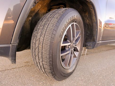 Used 2020 Jeep Grand Cherokee Limited image 39