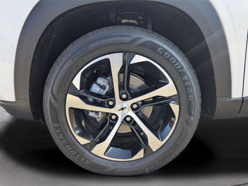 New 2026 Chevrolet Trax RS w/ Driver Confidence Package FWD image 9