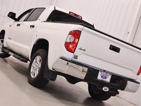 Used 2016 Toyota Tundra SR5 w/ SR5 Upgrade Package AWD/4WD image 34