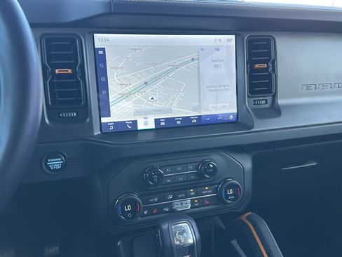 Used 2024 Ford Bronco Badlands image 30