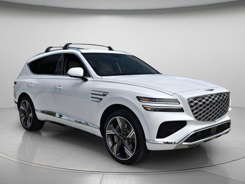 Certified 2025 Genesis GV80 3.5T Prestige AWD/4WD image 9