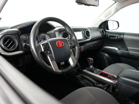 Used 2019 Toyota Tacoma SR5 image 6