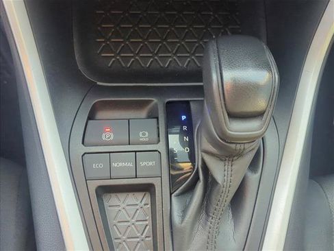 Used 2021 Toyota RAV4 XLE image 16