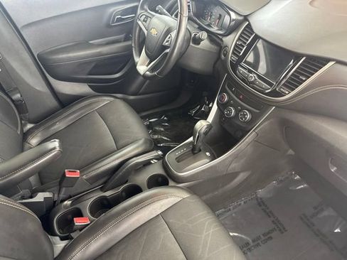 Used 2018 Chevrolet Trax LT w/ Sun & Sound Package AWD/4WD image 21