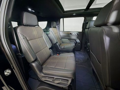 New 2026 Chevrolet Suburban High Country AWD/4WD image 25