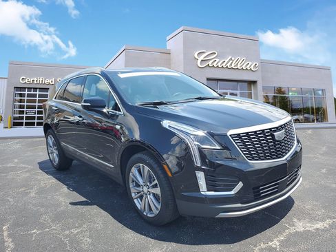 Used 2023 Cadillac XT5 Premium Luxury w/ Technology Package AWD/4WD image 4