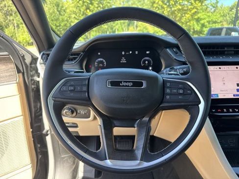 New 2027 Jeep Grand Cherokee Limited AWD/4WD image 24