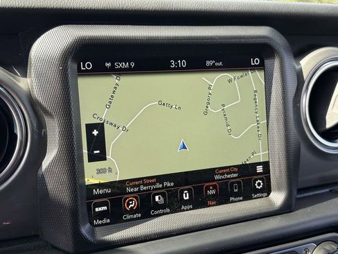 Used 2022 Jeep Gladiator Overland w/ LED Lighting Group AWD/4WD image 4