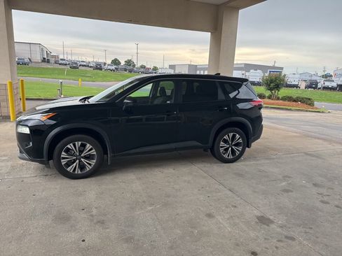 Used 2022 Nissan Rogue SV FWD image 8