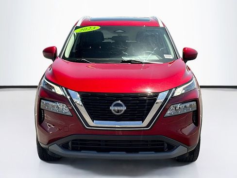 Used 2023 Nissan Rogue SV w/ SV Premium B Package FWD image 2