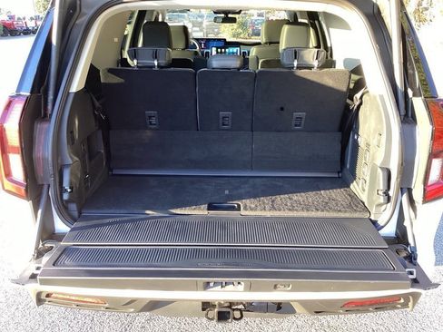 New 2025 Ford Expedition Active image 10