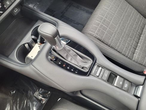 Certified 2024 Honda HR-V LX image 17