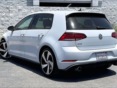 Used 2018 Volkswagen GTI SE w/ SE Leather Package FWD image 10