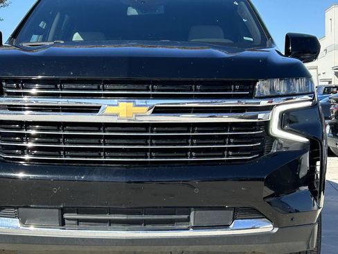 Used 2024 Chevrolet Suburban LT RWD image 8