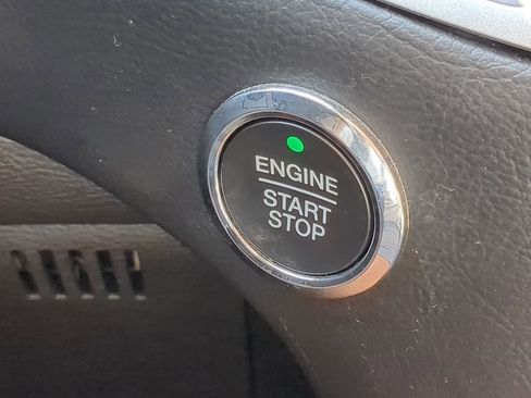 Used 2020 Ford Edge SE image 32